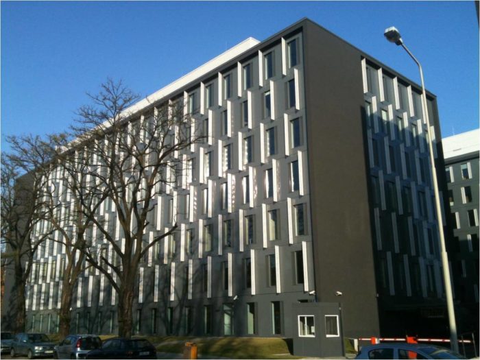 UNIVERSITY BUSINESS PARK